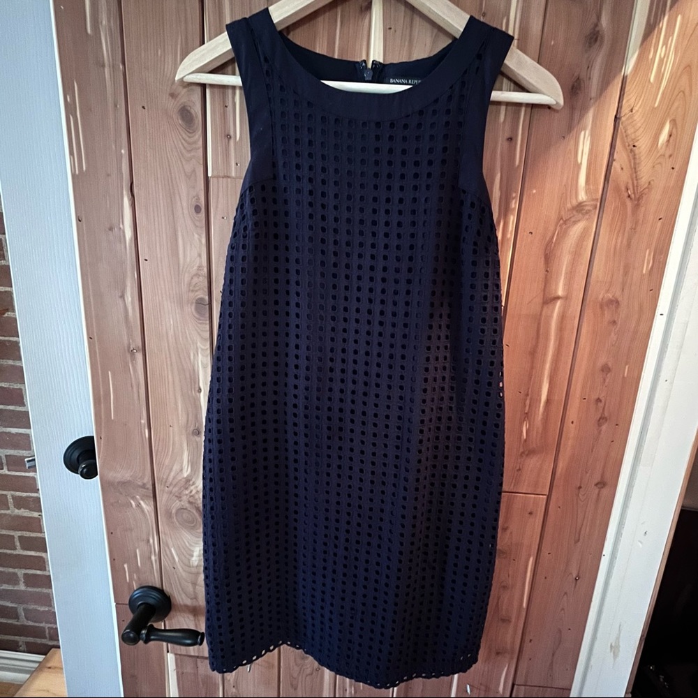 ✨HP✨ Banana Republic, navy blue, eyelet dress. Size 2. Like new. Open to offers!